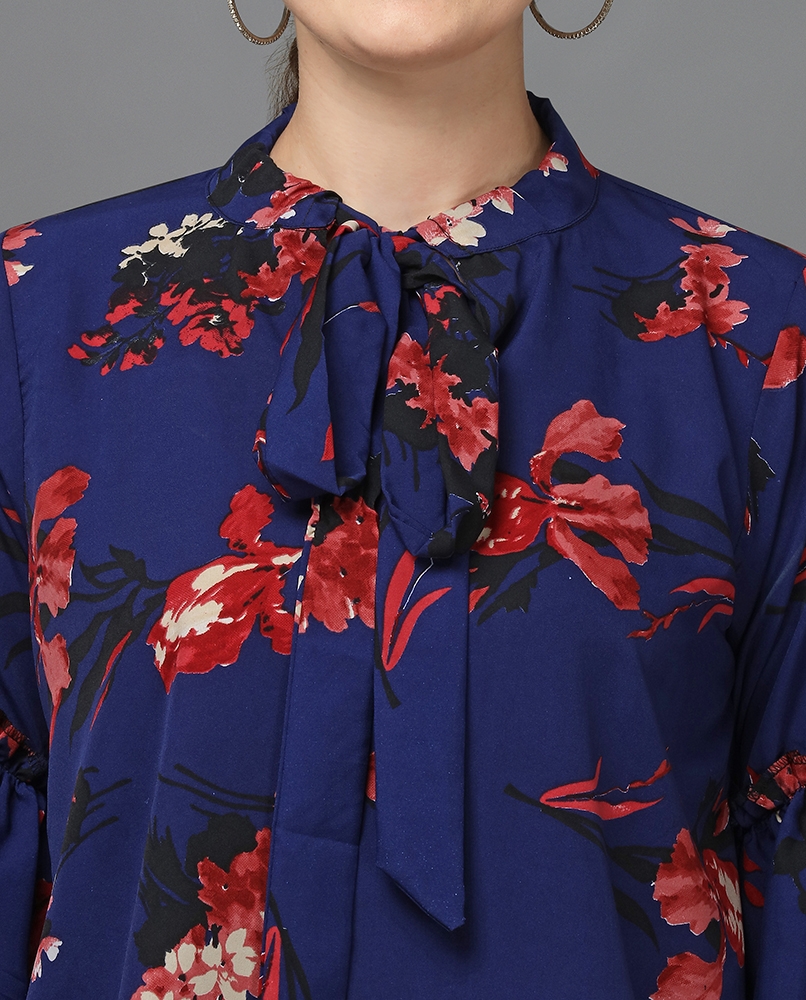 Floral print blue top