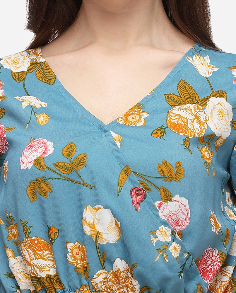 Long sleeves light blue top